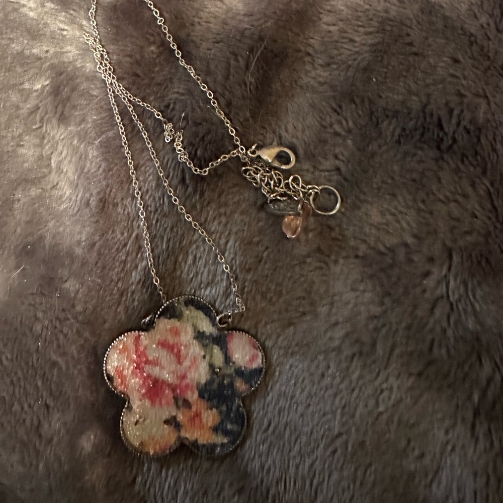 Sabika retired necklace